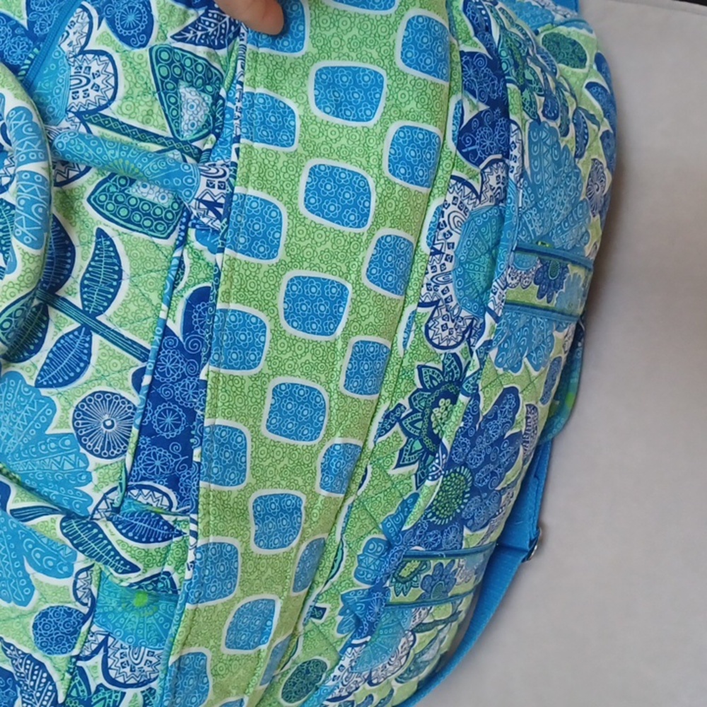 Vera Bradley Grand Traveler Tote / Duffel In Doodle Daisy Pattern - Picture 11 of 17